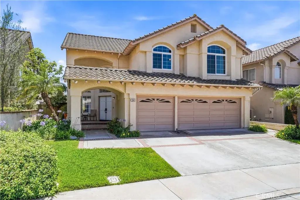 24 Calabria, Lake Forest