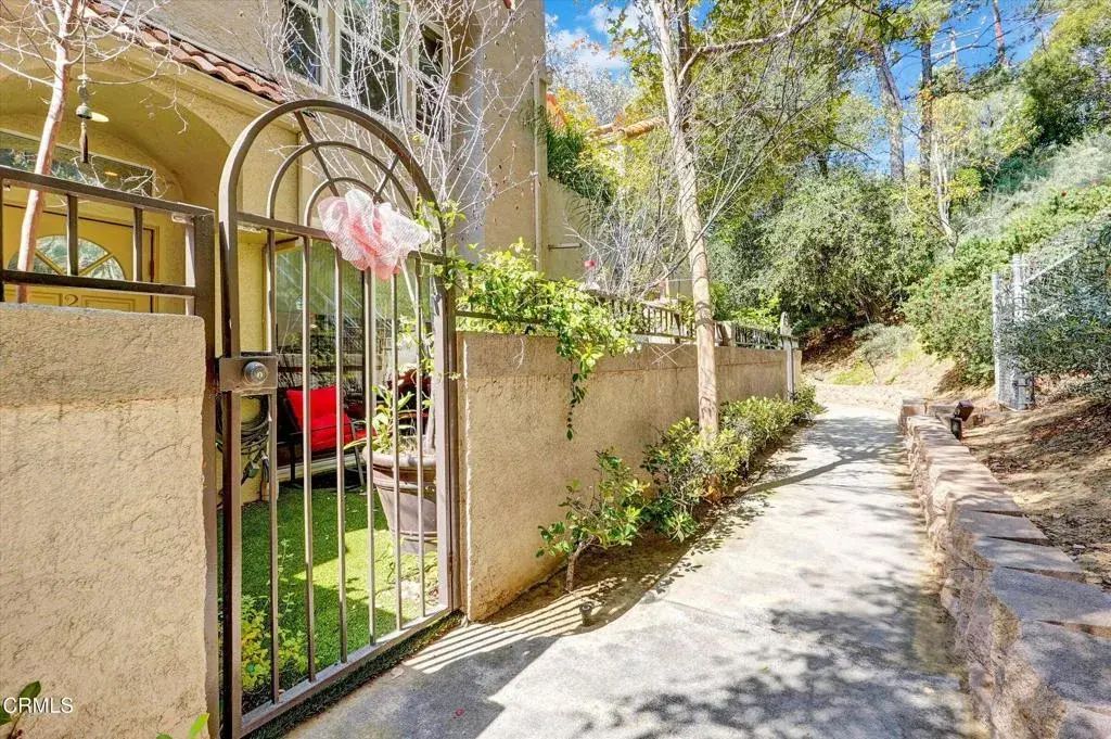 22337 Mission Circle, Chatsworth