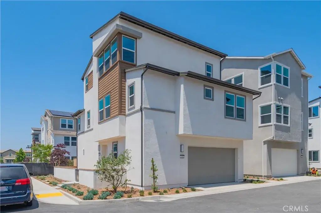446 Lobata, Irvine