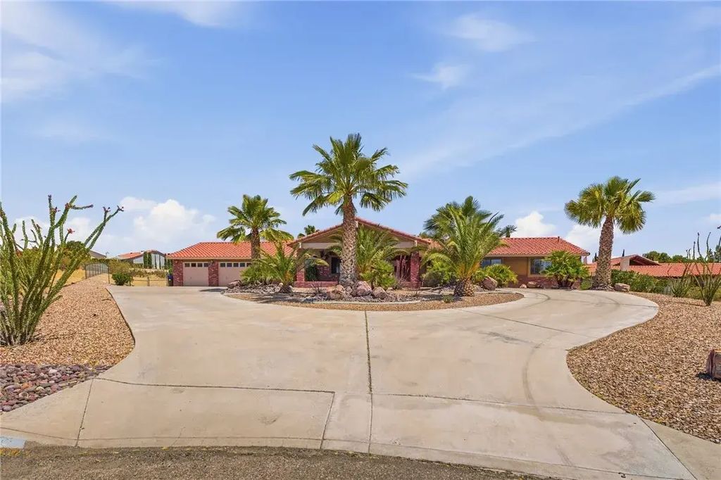 16385 Kamana Court, Apple Valley