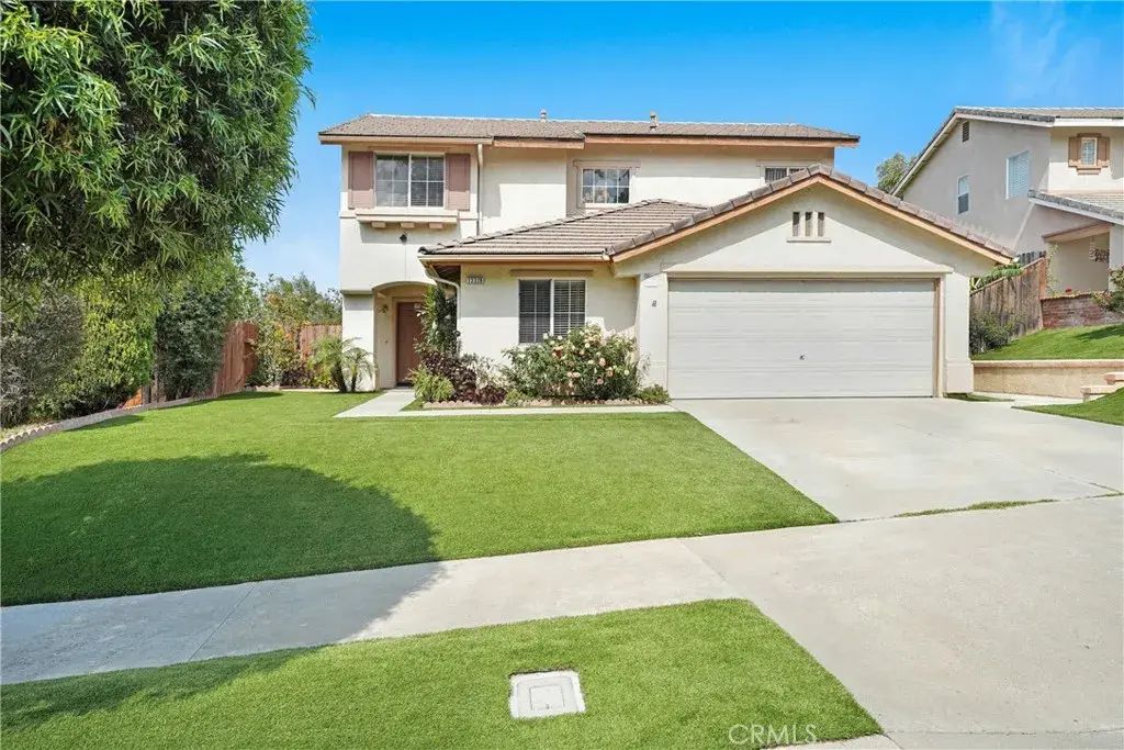 12328 Edgecliff Avenue, Sylmar