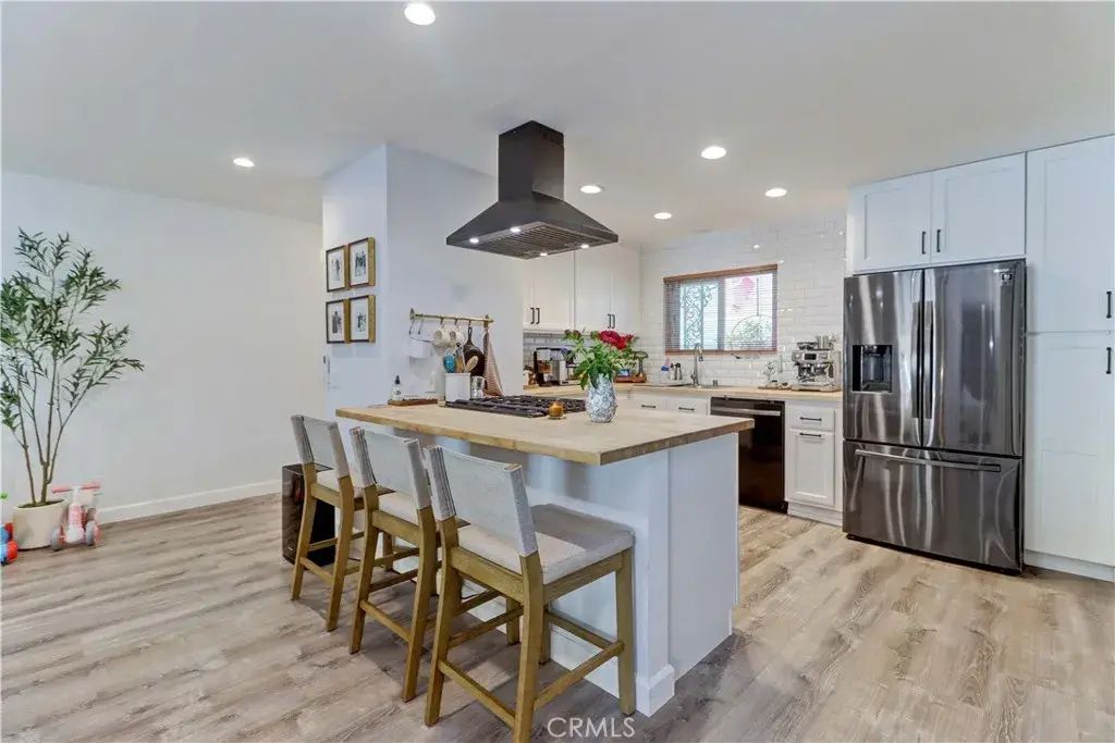 2400 Elden Avenue 21, Costa Mesa