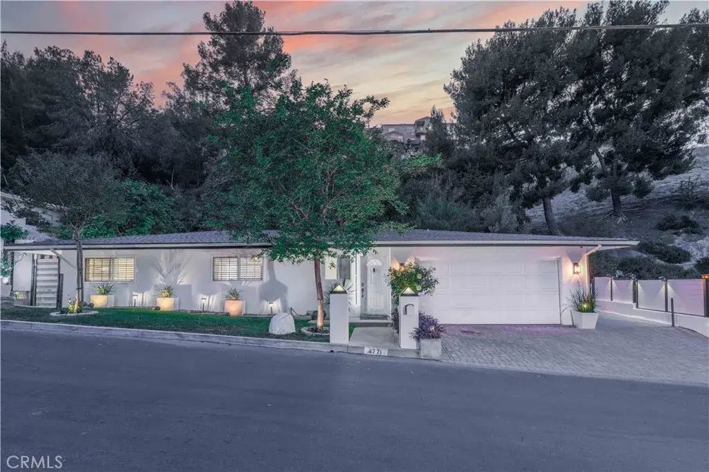 4771 Excelente Drive, Woodland Hills