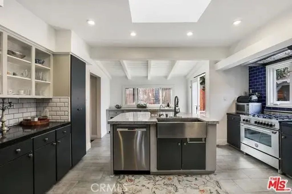 11905 Hartsook, Valley Village