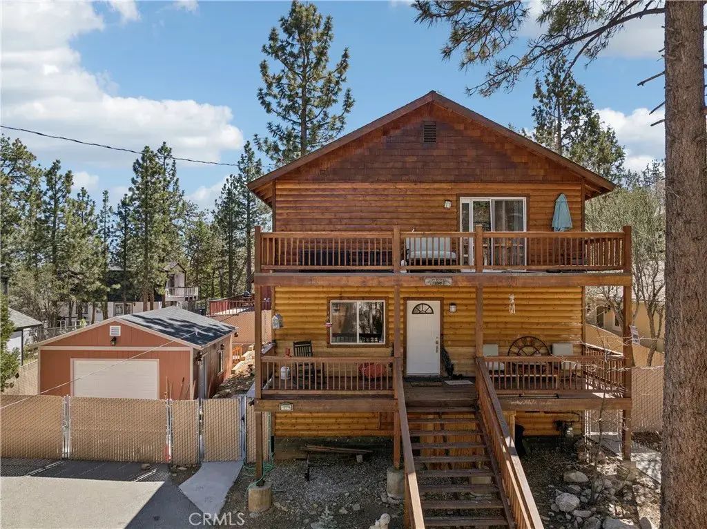 879 Spruce Lane, Sugarloaf