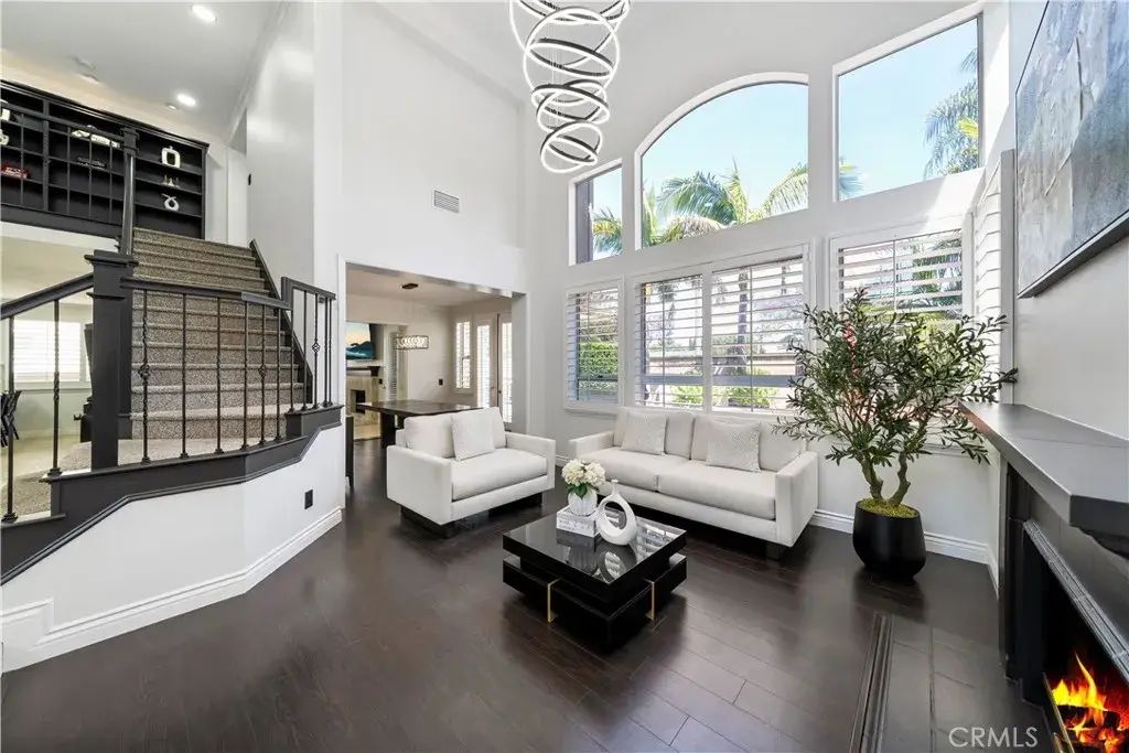 5530 Samantha, Lakewood