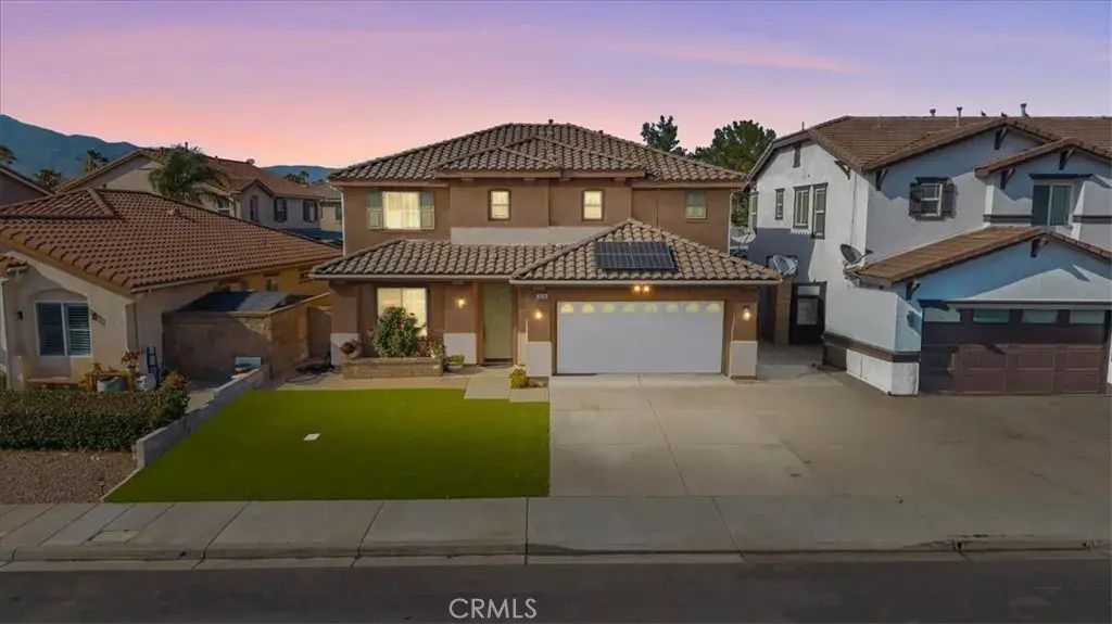 16590 Shoal Creek Lane, Fontana