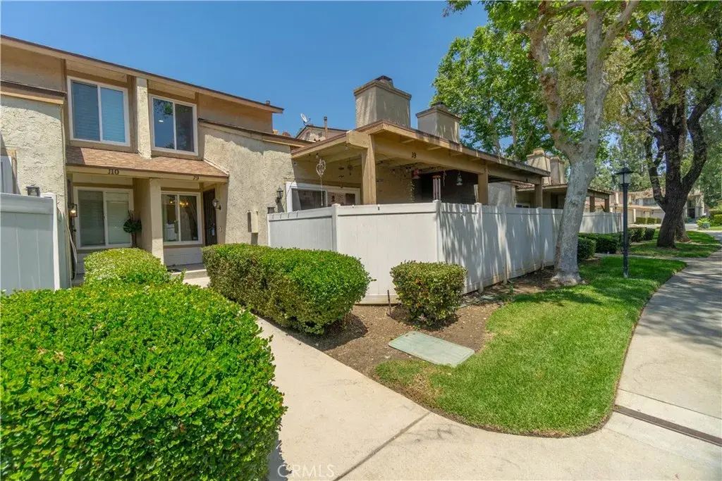 1031 S Palmetto J9, Ontario