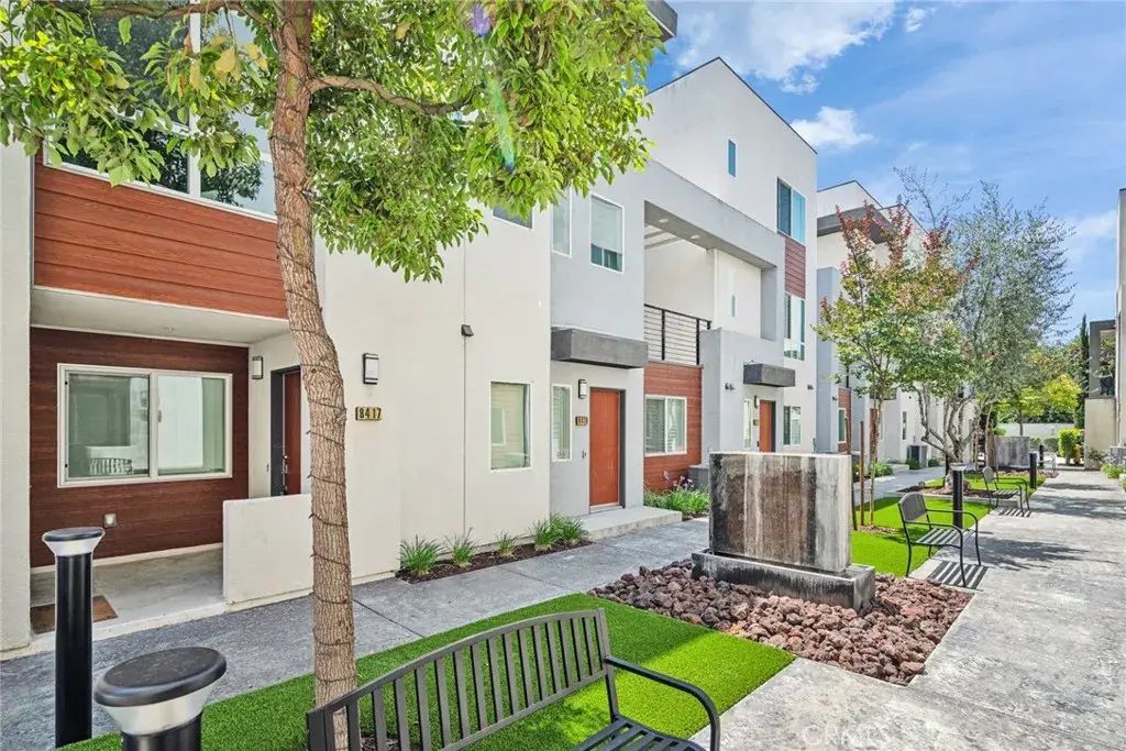8417 Tweedy, Downey