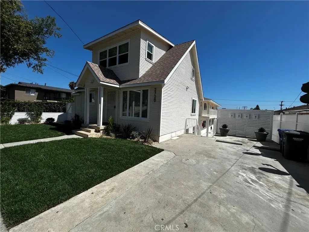 2720 E Wall Street, Signal Hill