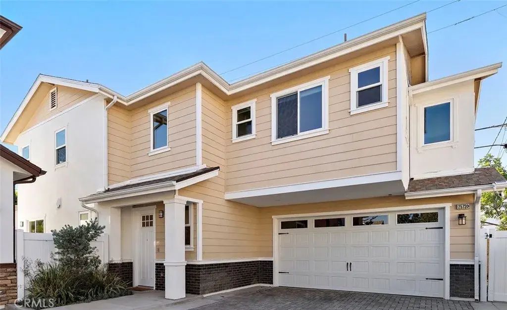 2573 Elden Avenue D, Costa Mesa