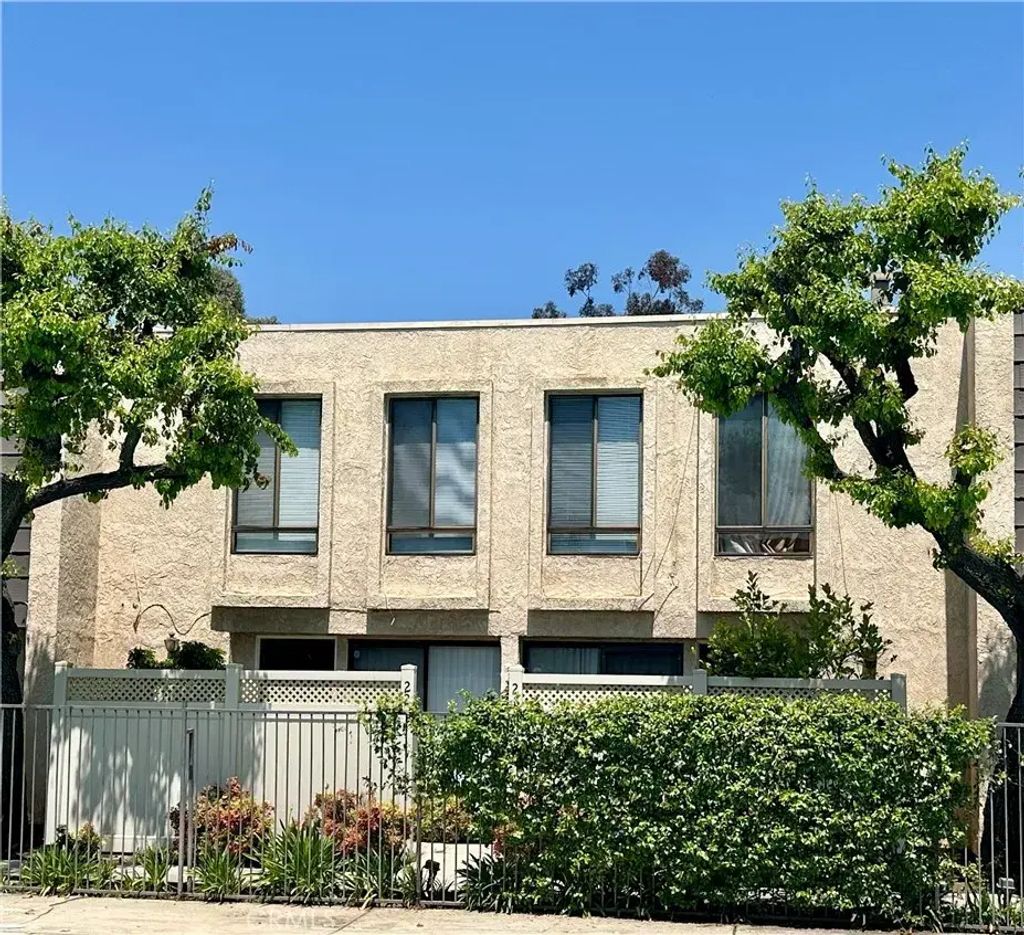 15031 Chatsworth 22, Mission Hills (san Fernando)
