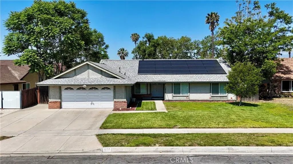1252 N Mulberry Ave, Rialto