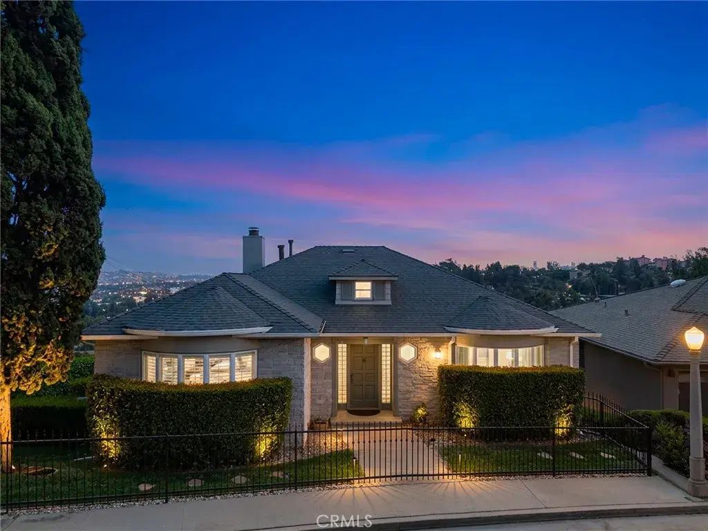 3664 Holboro, Los Angeles