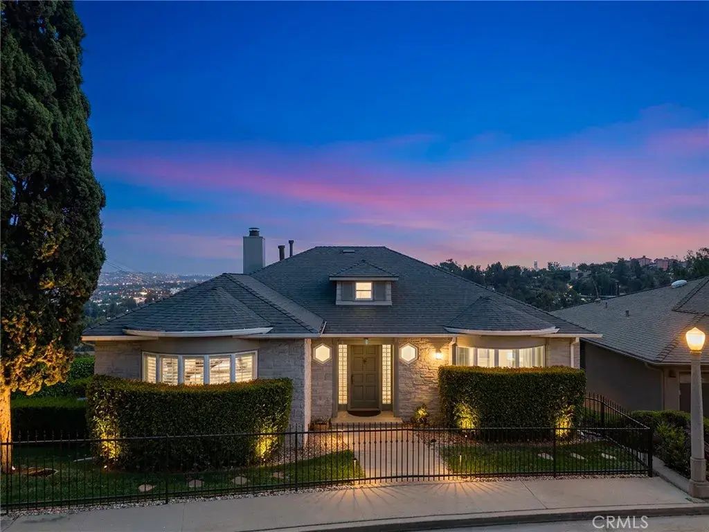 3664 Holboro, Los Angeles