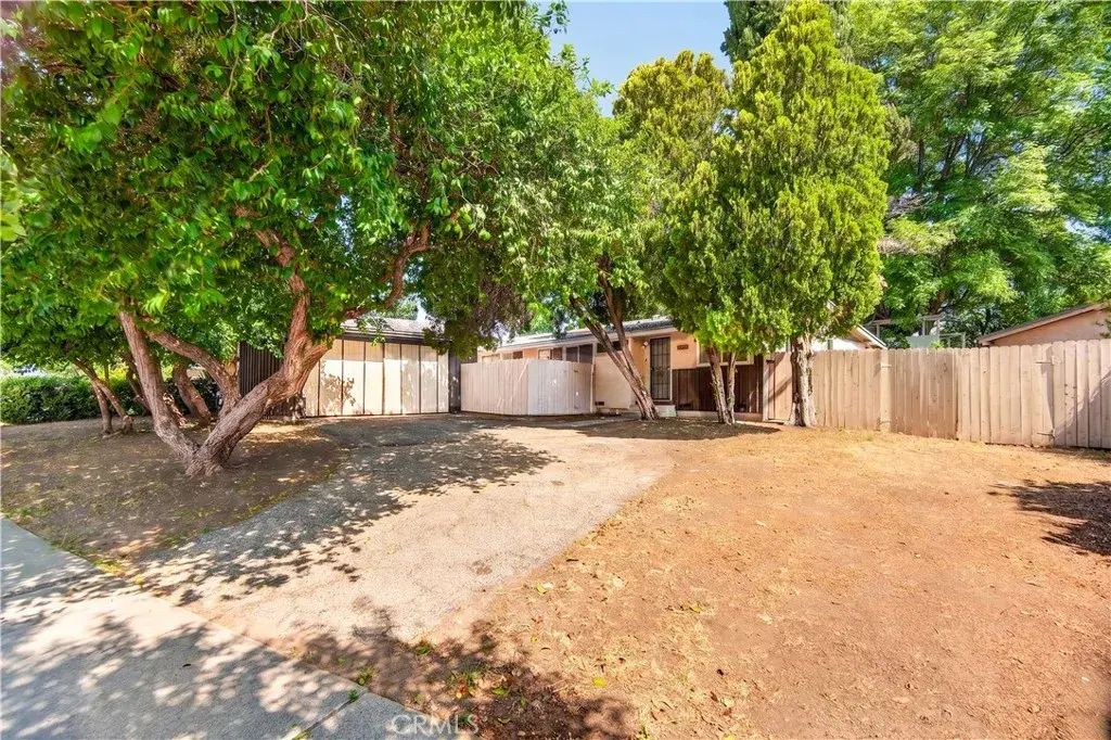 20253 Hamlin Street, Winnetka