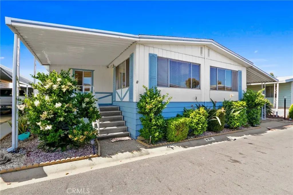 3800 Bradford 307, La Verne