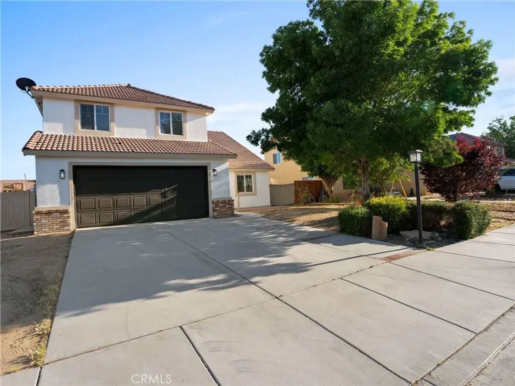 11373 Essex Court, Adelanto