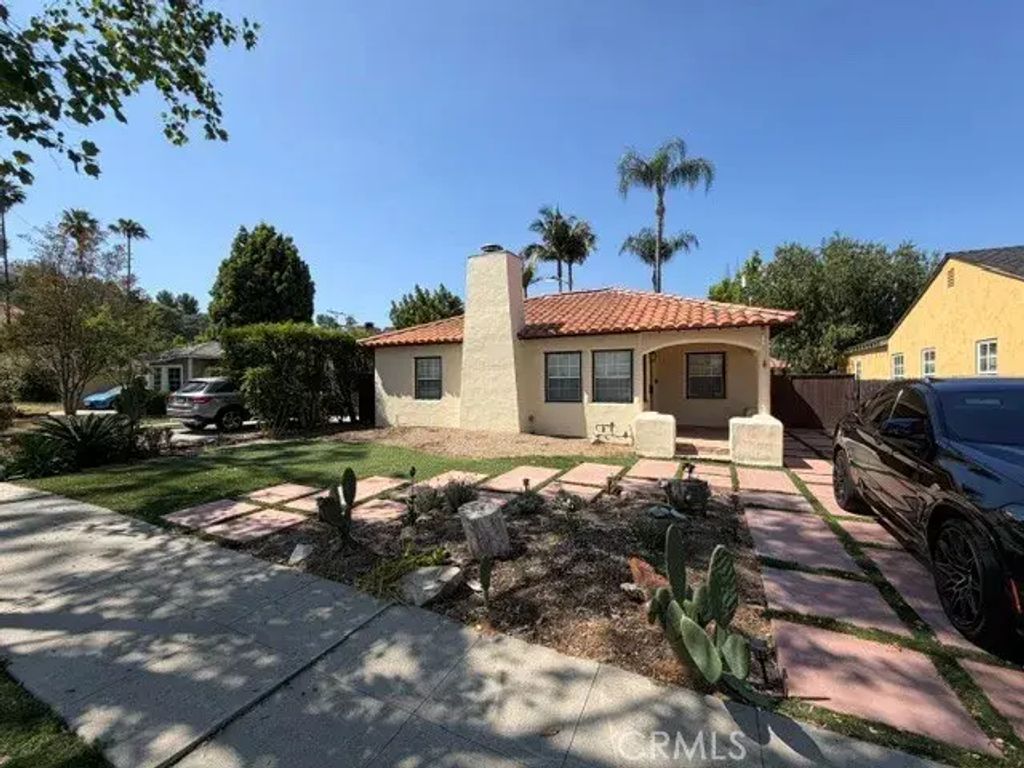 22025 Lopez, Woodland Hills