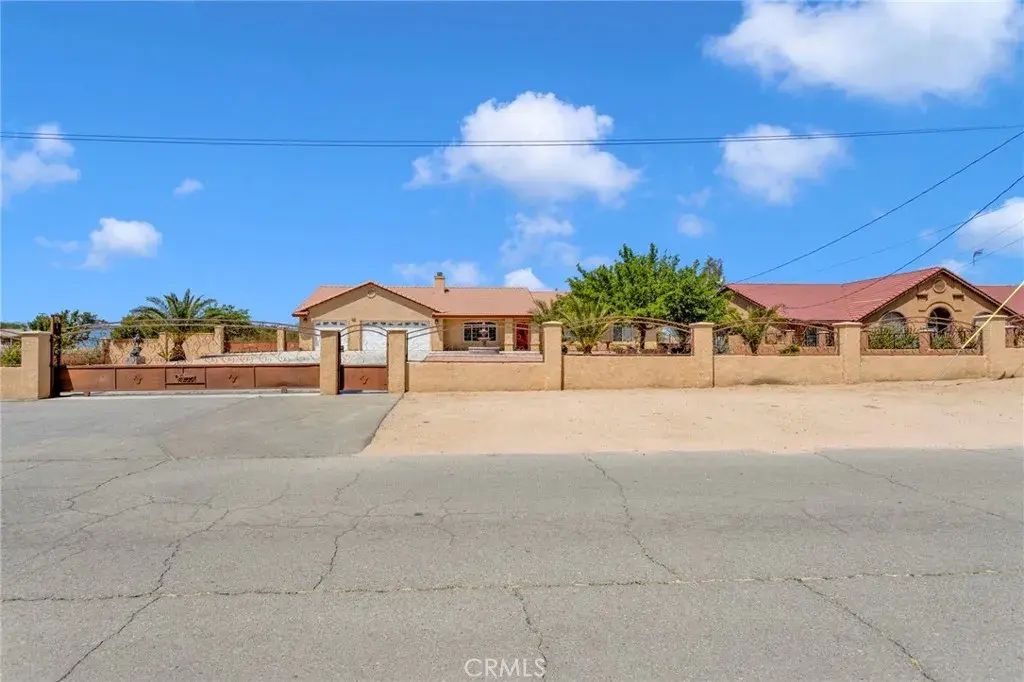 10768 10th, Hesperia