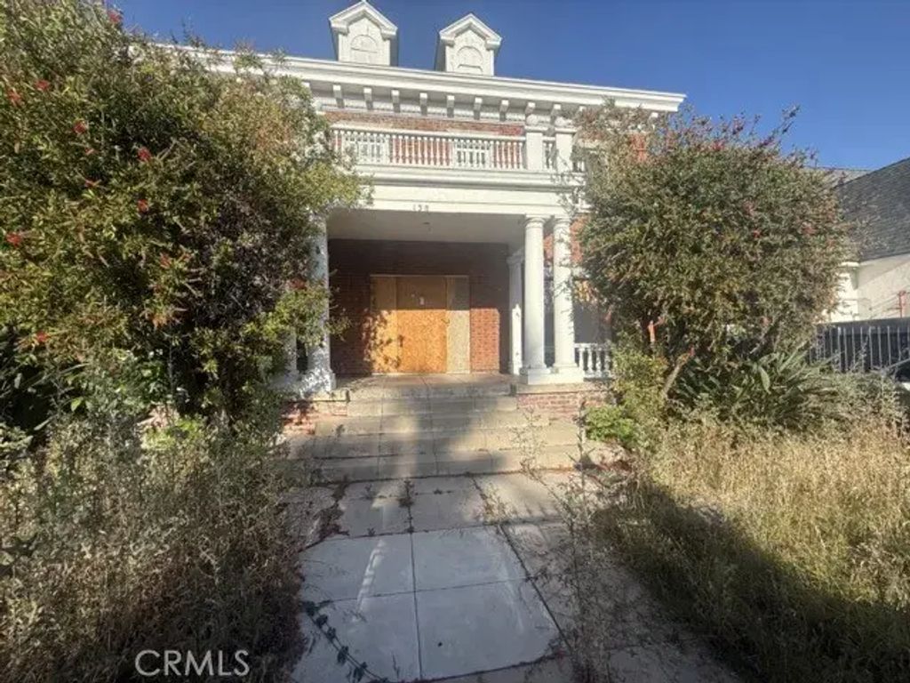 138 N Manhattan, Los Angeles