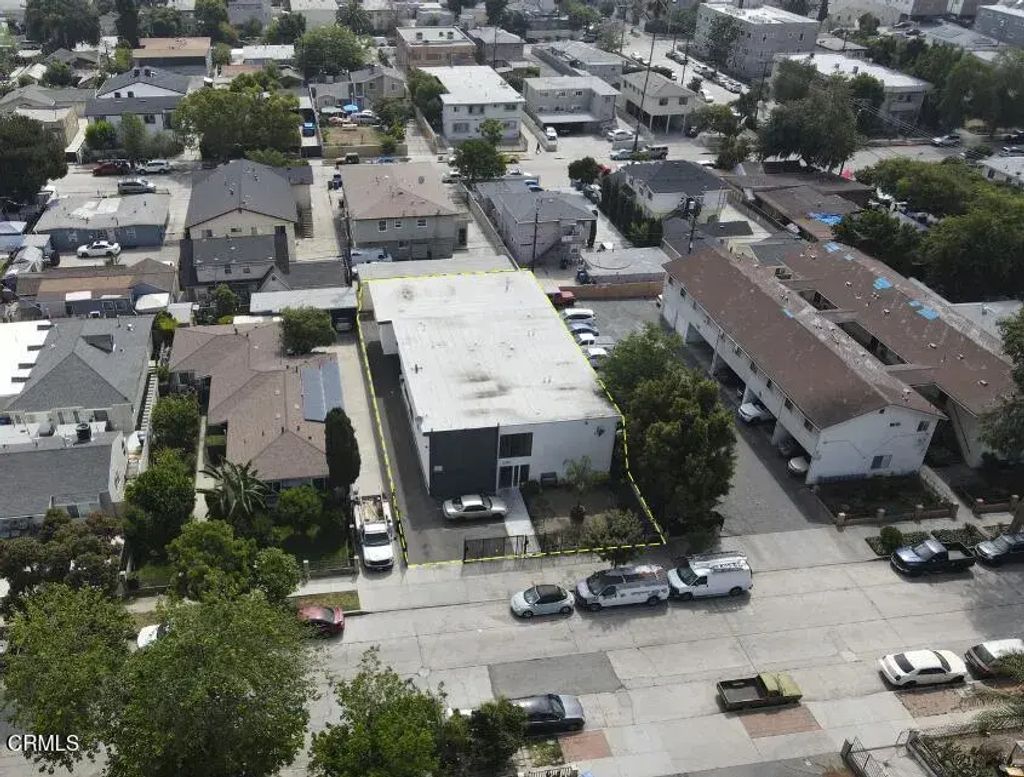 6722 Troost Avenue, Los Angeles
