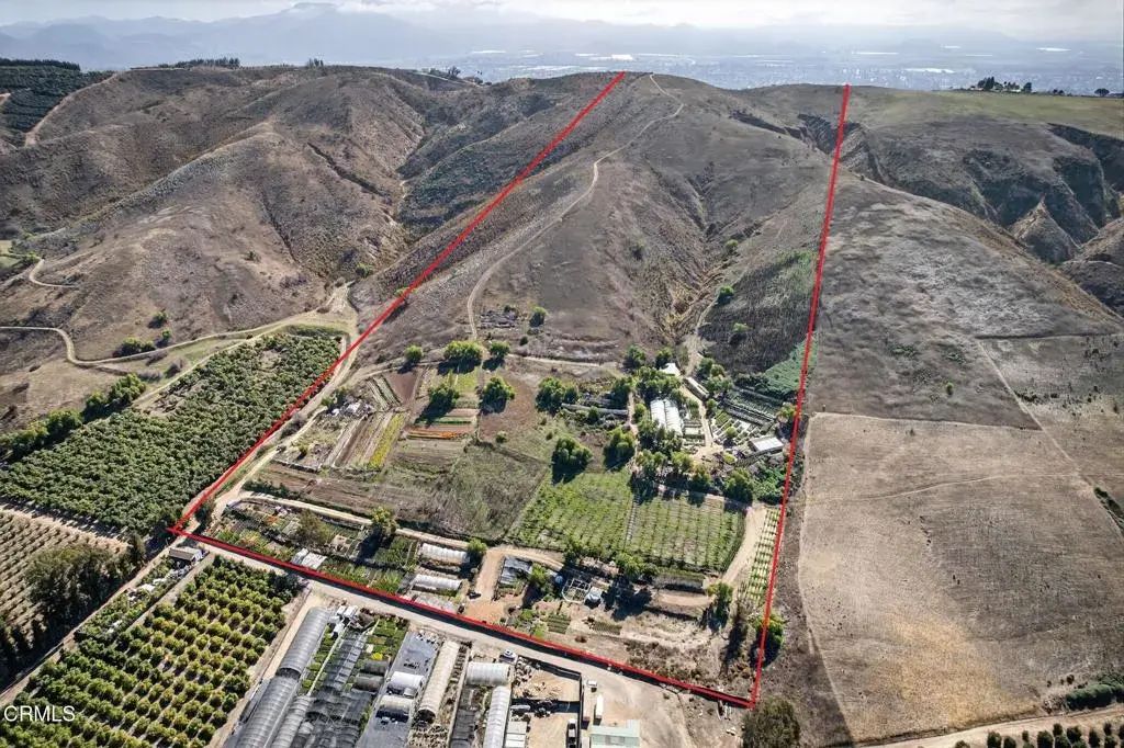 1672 E Los Angeles, Somis