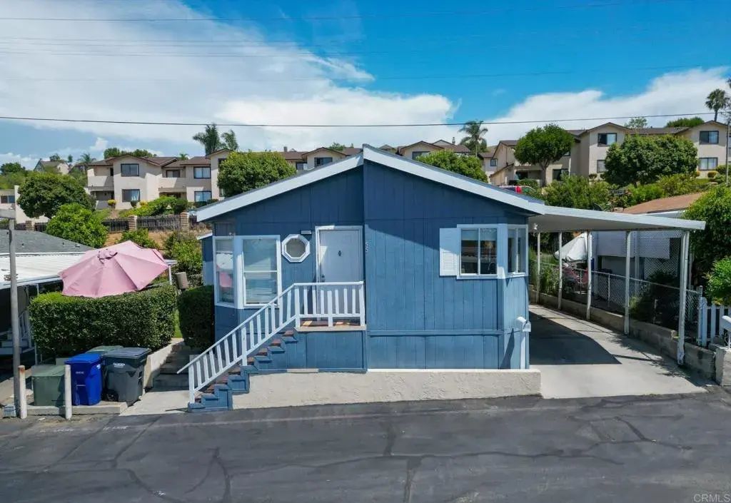1455 Alturas 55, Fallbrook