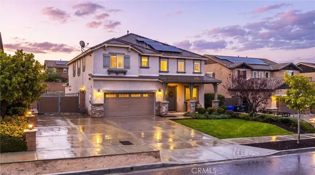 5377 Strawberry, Fontana