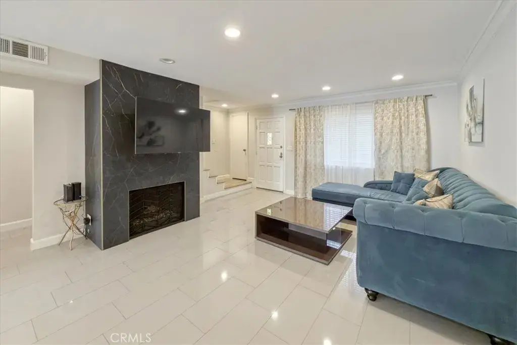 1156 San Rafael 2, Glendale