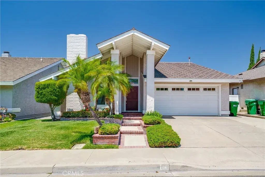 13 Dewey, Irvine