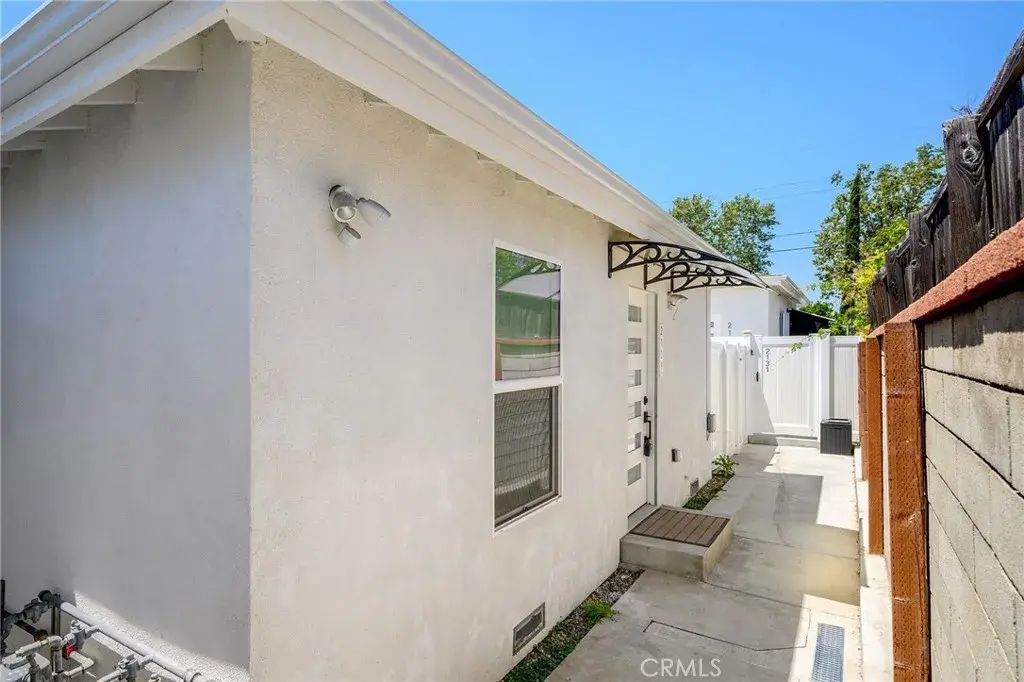 2129 N Pepper Street 101, Burbank