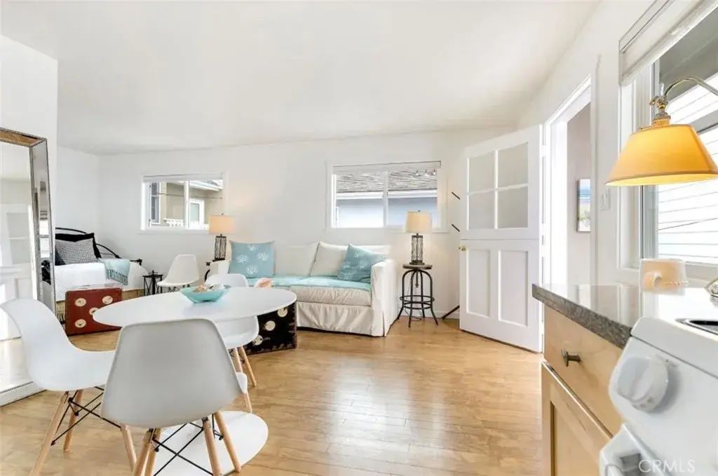 117 Amethyst Ave 1/2, Newport Beach