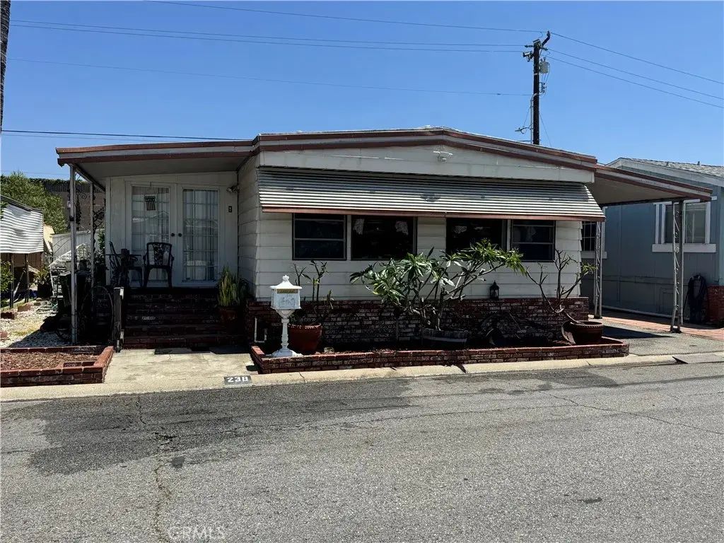 10001 Frontage 238, South Gate