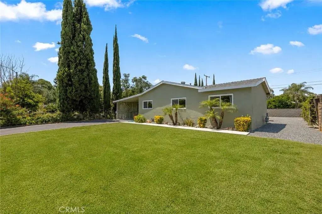 2135 Glenroy, Pomona