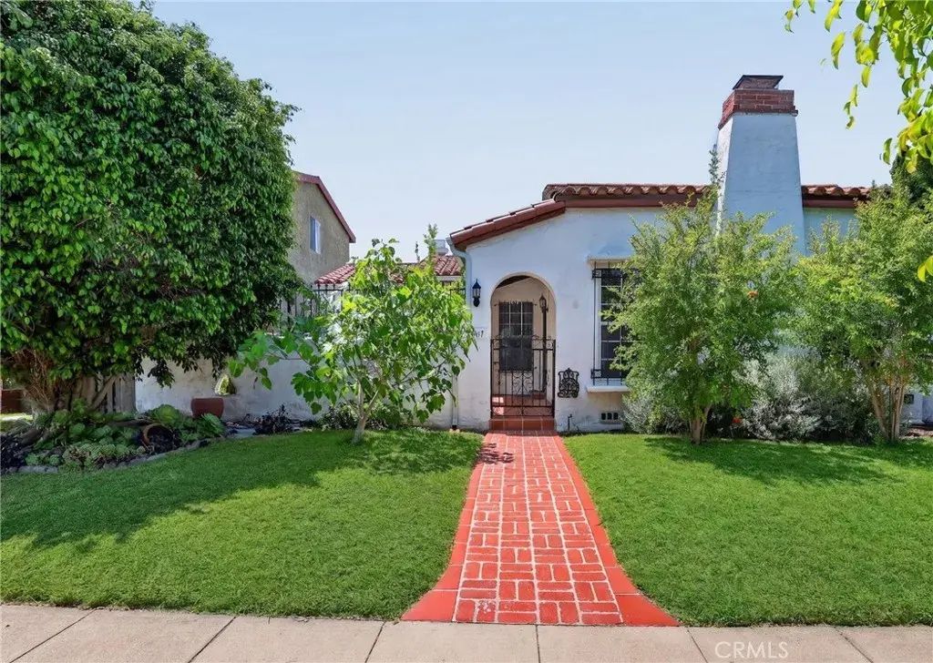 7607 8th Avenue, Los Angeles