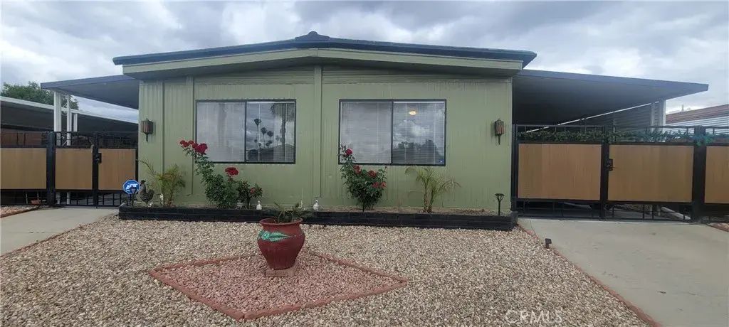 1625 W Johnston Avenue, Hemet