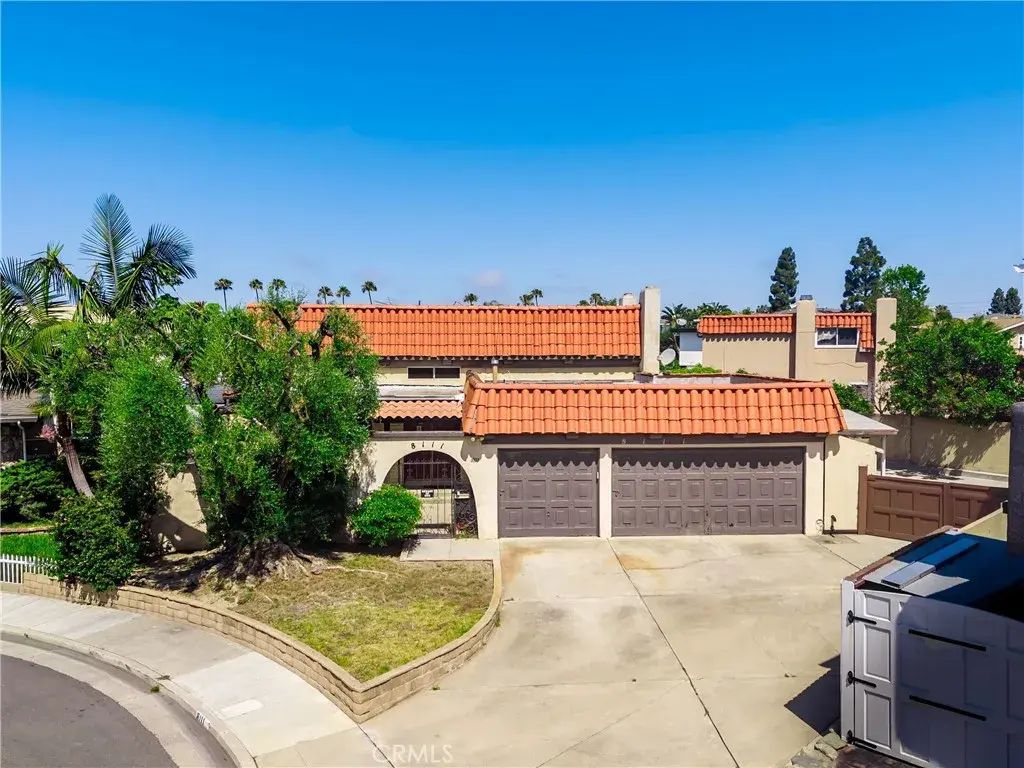 8111 Dartmoor Dr, Huntington Beach