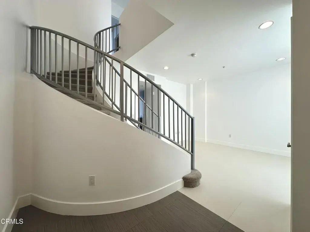 88 E Bay State Street 3n, Alhambra