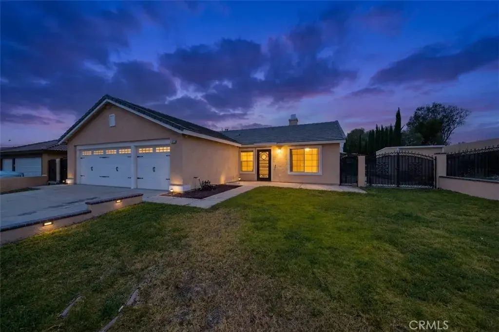 2294 N Smoketree Avenue, Rialto