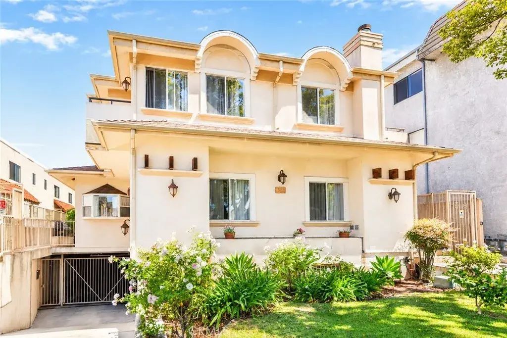 455 W Wilson 2, Glendale