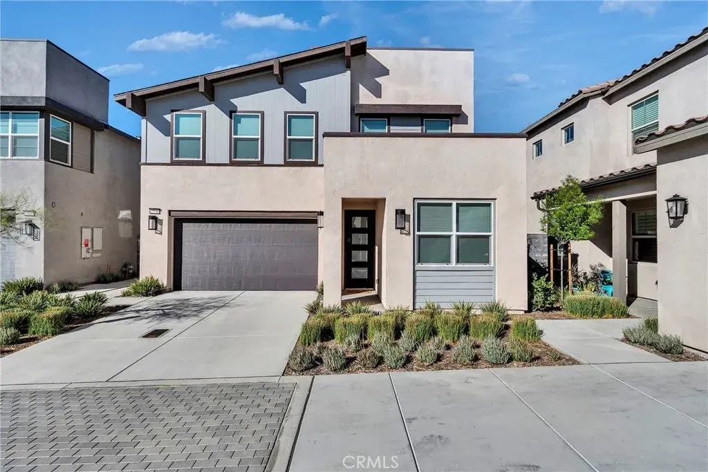 15946 Caterpillar, Fontana