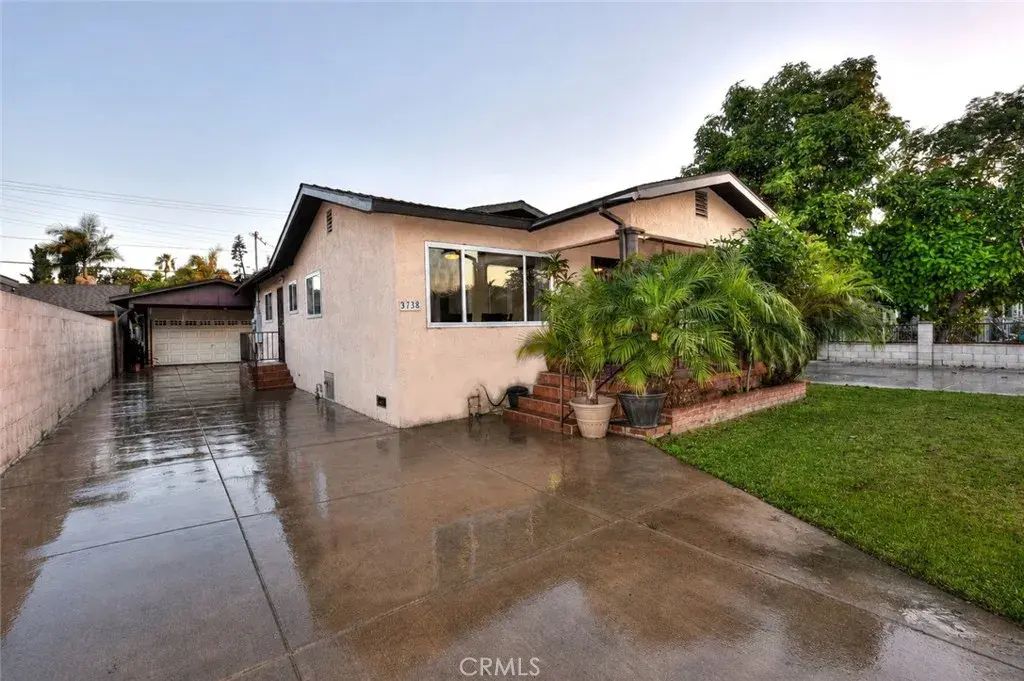 3738 E 55th Street, Maywood