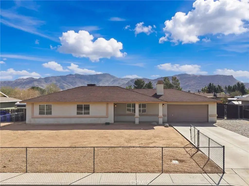 13475 Apple Blossom, Apple Valley