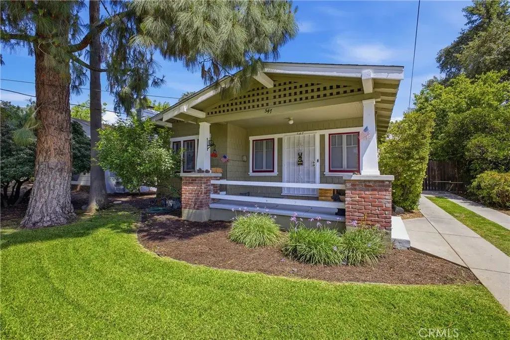 547 E Woodbury Road, Altadena