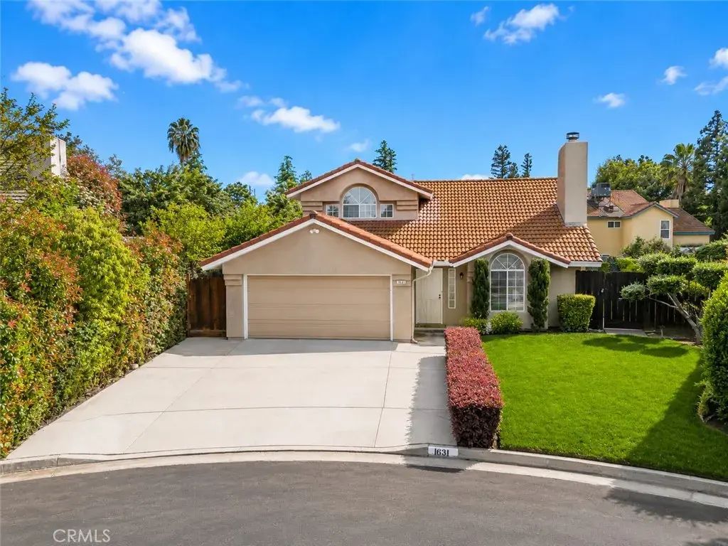 1631 E Deyoung, Fresno
