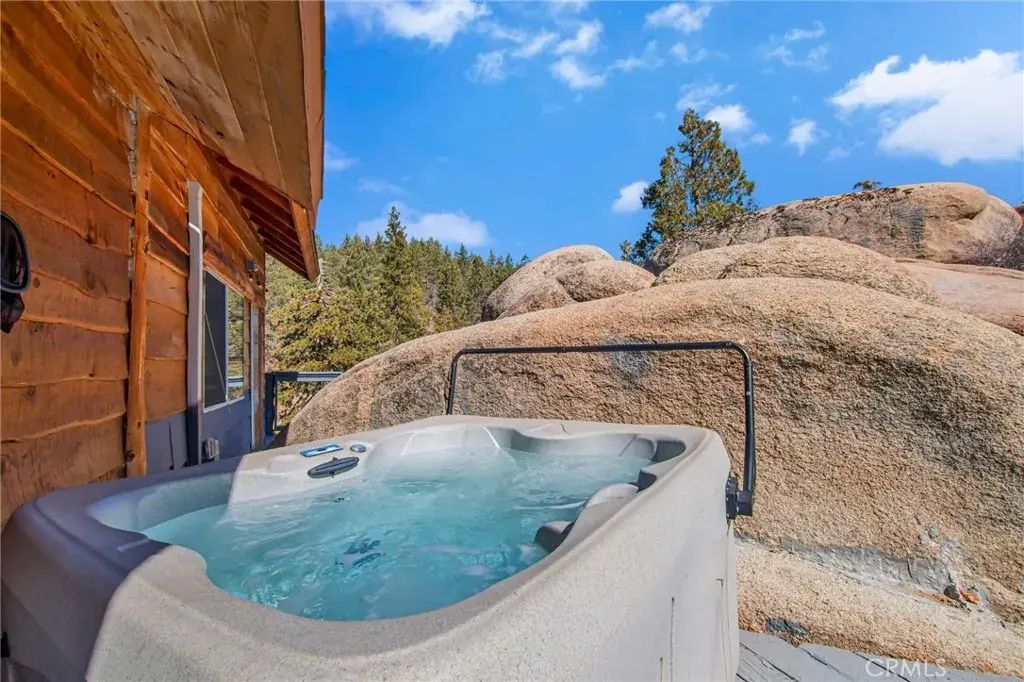 33141 Big Bear Lake Road, Running Springs