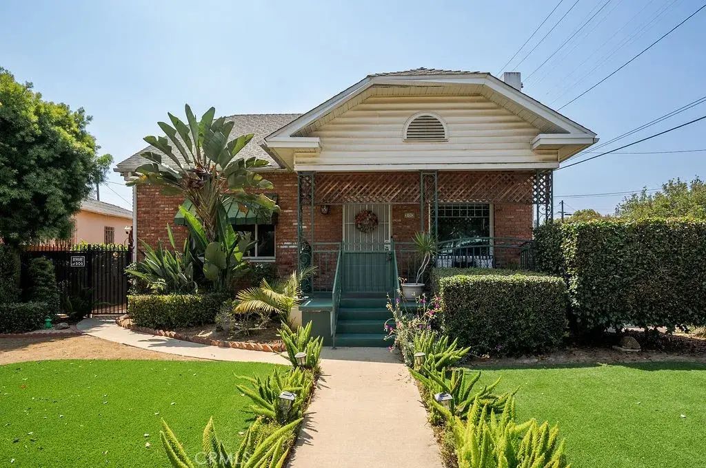 303 S Moore Avenue, Monterey Park