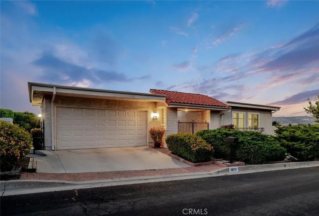 23707 Sandalwood Street, West Hills