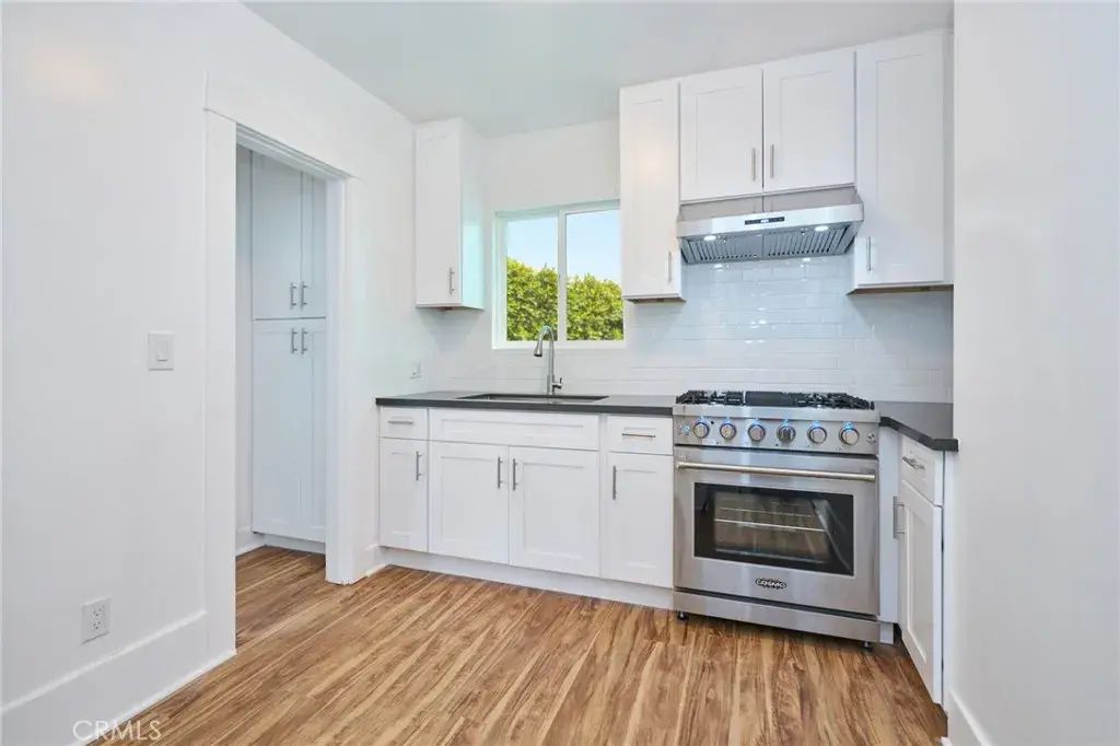 314 Coronado Avenue A, Long Beach